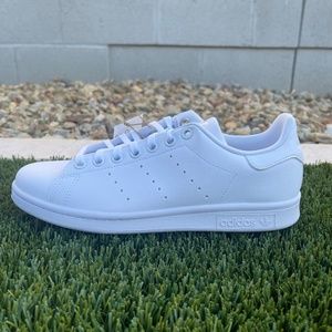 Adidas women’s size 6- 1/2 Stan Smith J